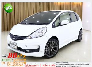 HONDA JAZZ 1.5 SV 2012 ใช้เงินออกรถ 10,000 บาท