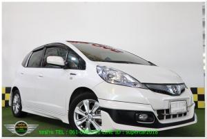 รถบ้าน ปี21013 Honda jazz 1.3hybird  ดาวน์ 0-10 เปอร์เซ็น