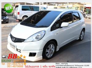 HONDA JAZZ 1.5 V 2011 ใช้เงินออกรถ 10,000 บ.