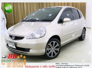 HONDA JAZZ 1.5 IDSI 2004 ใช้เงินออกรถ 10,000 บ.