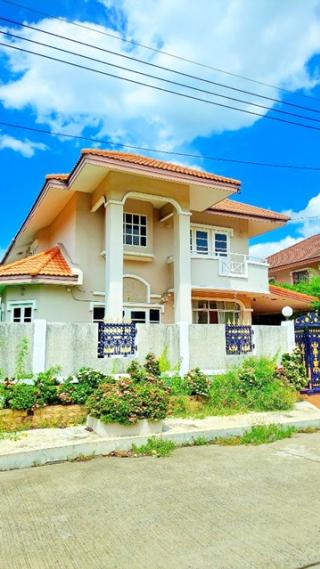 ทำเลหลักหก 80 ตร.ว. 280 ตร.ม. ม.เมืองเอก หน้าม.รังสิต 300ม. บ้านเดี่ยวขนาดใหญ่ 2 ชั้น 3 นอน 2 น้ำ ตลาดสัมมากรเมืองเอก 1 กม.