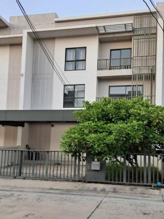 ให้เช่าโฮมออฟฟิศ 3 ชั้น 29 ตรว. Villa Albero (วิลลา อัลเบโร) กรุงเทพกรีฑา 15-1 ใกล้นานาชาติ Wellington