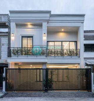 Townhouse in Pridi Panomyong 4 Bedrooms 4 Bathrooms for Rent (C2888)