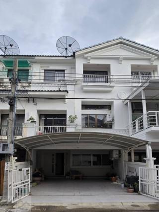 ให้เช่าทาวน์โฮม 3 ชั้นครึ่ง บ้านกลางเมือง 2 เหม่งจ๋าย ซอยสหการประมูล ตกแต่งใหม่ เฟอร์ครบ 
