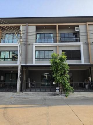 ให้เช่าทาวน์โฮม3ชั้น4นอนโครงการพรีเมียมเพลสพหลโยธิน-รามอินทราบ้านหลังใหญ่ติดถนนเมนใกล้BTSสายหยุด