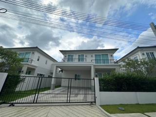 ให้เช่าบ้านเดี่ยวหรูสไตล์ Modern 4 ห้องนอน โครงการลัดดารมย์ จตุโชติ 15 เดินทางสะดวก ใกล้ทางด่วน ด่านจตุโชติ และด่านสุขาภิบาล 5