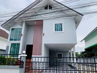 ให้เช่าบ้านเดี่ยว 2 ชั้น พร้อมเข้าอยู่ ทำเลใจกลางบ่อวิน สะพานสี่ เยื้อง DOHOME
