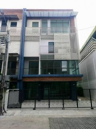 ให้เช่าโฮมออฟฟิศ 4 ชั้น 49 ตร.ว. ดิสทริค เอกมัย-รามอินทรา ซอยรามอินทรา 40