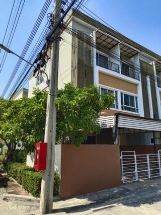 ให้เช่าทาวน์โฮม 3 ชั้น 20 ตร.ว. หมู่บ้าน นลินอเวนิว 2 รามคำแหง 144 ใกล้รถไฟฟ้าสายสีส้ม