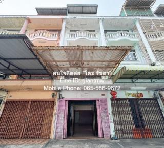 ตึก ขายตึกแถว 4.5 ชั้น ซอยเพชรเกษม 42 ใกล้ MRT-บางหว้า 0 RAI 0 NGAN 32 ตรว. 8 BEDROOM 4 น้ำ ไม่ไกลจาก ห่างสถานี MRT-บางหว้า 1.6 กม. และสามารถใช้เส้นทางเข้าออกได้หลายเส้นทาง เช่น ทางถนนเพชรเกษม หรือทางถนนราชพฤกษ์ บรรยากาศดี