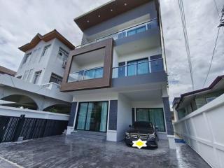 ขายบ้านเดี่ยว3ชั้น50ตร.ว ซอยสุขุมวิท65เอกมัยพร้อมเฟอร์นิเจอร์และเครื่องใช้ไฟฟ้าครบ ใกล้ BTS เอกมัย