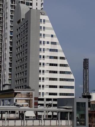  00074 FOR RENT OFfice ไทยวีรวัฒน์ 401 ตร.วา 1ห้องนอน1Bathroom 30000 - สภาพแวดล้อม-ดี