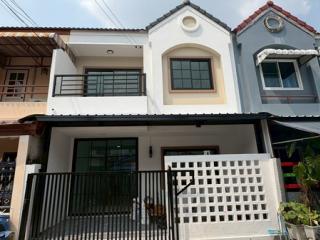 sss555 ขาย ทาวน์เฮ้าส์ 2ชั้น เพชรอัมพร  เพชรเกษม79  รีโนเวทใหม่ 