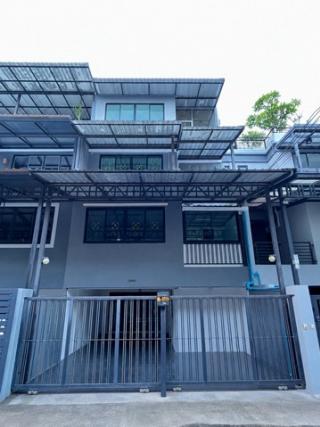 ให้เช่าโฮมออฟฟิศ 3 ชั้น เล่นระดับ 7 ชั้น  300 ตรม.แอร์ 7 เครื่อง  ทำเลลาดพร้าว 41 แยก 6-9