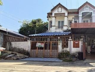 ลดราคา ทาวน์เฮ้าส์ บ้านกฤษณา ซอยร่มเกล้า 12 หลังริม ใกล้ ARL สถานีลาดกระบัง ทำเลดี