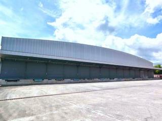 ให้เช่าโกดังคลังสินค้าราคาถูกบ้านบึง โกดังคลังสินค้าให้เช่าขนาด 14,800 ตรม. ราคาค่าเช่า  70 บาท/ตรม