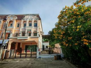 ให้เช่าบ้าน Urban Sathorn บ้านมุม Pet Friendly 4 ห้องนอน ใกล้ BTS MRT บางหว้า