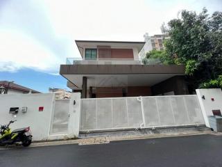 ให้เช่าบ้านเดี่ยว 3 ชั้น 625 ตร.ม. สไตร์ Pool Villa พร้อมสระว่ายน้ำ ซอยอินทามระ 29