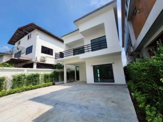 ขายบ้านเดี่ยว 2 ชั้น 53 ตร.ว. บ้านสร้างใหม่ ซอยสุขุมวิท 93 (ซอยพึ่งมี 29) ใกล้ BTS บางจาก