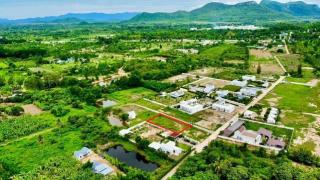 ที่ดินจัดสรร แก่งกระจาน เพชรบุรี  เป็นที่ดินจัดสรร พื้นที่ 200 ตร.ว.