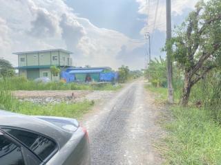 รร.นานาชาติฮีทฟิลด์ 2 กม.ซอยคุ้มเกล้า 48-56 ที่ดินเปล่าถมแล้ว 101ตร.ว. คริสตจักรลาดกระบัง 700 ม. 101ตร.ว. 404ตร.ม.