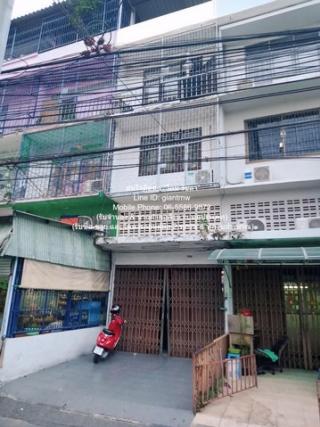 Townhouse ขายพร้อมผู้เช่า ทาวน์เฮ้าส์ 4 ชั้น (มีดาดฟ้า) ซ.อิสรภาพ (ใกล้วงเวียนใหญ่) 12.3 ตร.ว. 3 น 3 น้ำ ราคา 6.5 ล้านบาท  12 ตร.ว. 3 BEDROOM 3 ห้องน้ำ 6500000 BAHT. ทำเลเด่น เป็นทาวน์เอ้าส์ 4 ชั้น พร้อมอยู่ ที่ตั้งอยู่ในหมู่บ้านที่มีสภาพแวดล้อมที่ดี