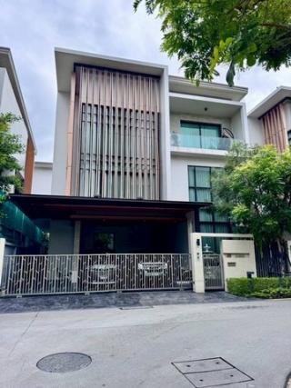 2376 ขาย บ้าน  Park Avenue Private กรุงเทพกรีฑา 35000000 บาท ชั้นทั้งหมด 3 ชั้น กรุงเทพ บางกะปิ    ใกล้กับ The Park Community Mall