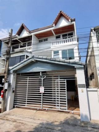 For Sale ขายบ้านรัชดา 19 ลาดพร้าว 18 หมู่บ้านอยู่เจริญพัฒนา 3 ชั้น 7 ห้องนอน 33 ตารางวา