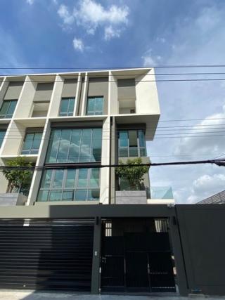 ให้เช่าโฮมออฟฟิศ 4 ชั้นจดทะเบียนได้  พร้อมลิฟท์โดยสารส่วนตัว ใกล้ สถานีรถไฟฟ้าศรีนุช ซอยอ่อนนุช64 โครงการ มิสต์ อ่อนนุช-ศรีนครินทร์ 