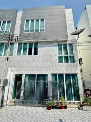 ให้เช่าบ้านเดี่ยว 4นอน 5น้ำ ค่าเช่าไม่แพง มีเฟอร์และเครื่องใช้ไฟฟ้า เหมาะอยู่อาศัยหรือออฟฟิศ ใกล้นิคมอมตะชลบุรี