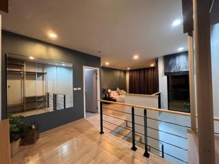 ให้เช่าทาวน์โฮม 3.5 ชั้น 22 ตร.ว. Arden Pattanakarn ใกล้ ม.เกษมบัณฑิต