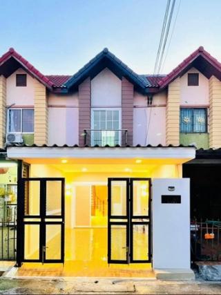 บ้านรีโนเวทสวยนาป่าราคาถูก ใกล้นิคมอมตะนครเฟส 3 4 5 ม.แฟมิลี่แลนด์นาป่า พื้นที่   18  ตรว  2 ห้องนอน 2ห้องน้ำ 1 ห้องครัว