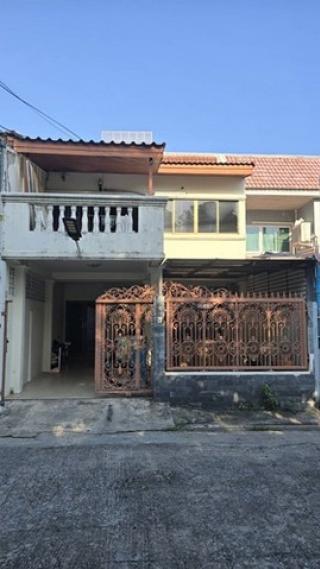 ทาวน์เฮ้าส์ -  4500000 THB   ทำเลคุณภาพ