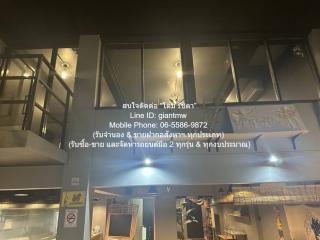 รหัส:  DSL-759 FOR SALE อาคาร เซ้งร้านอาหาร (เหล้า) พร้อมอุปกรณ์ ย่านสีลม/ศาลาแดง 1 คูหา (1.5 ชั้น 160 ตร.ม.) ราคา 2.1 ล้านบาท 2 BR 0 RAI 0 NGAN 20 ตารางวา 2100000 thb   ทำเลสวย