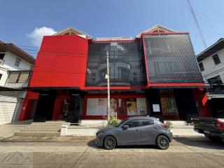 T26-622 ให้เช่า สำนักงาน - 200000 บาทต่อเดือน ชั้นทั้งหมด 3 ชั้น ใกล้กับ ใกล้เลียบด่วน ใกล้ the scene ทาวน์อินทาวน์ ห้องนอน 4 ห้อง ห้องน้ำ 7 ห้อง