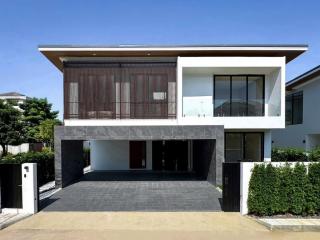 IN-144 ขายบ้านเดี่ยว 2 ชั้น EDEN ศรีนครินทร์ สวนหลวง พื้นที่ 112 ตรว 4นอน 5น้ำ พร้อมสวน courtyard ใจกลางบ้าน ออกแบบในสไตล์ Modern Tropical