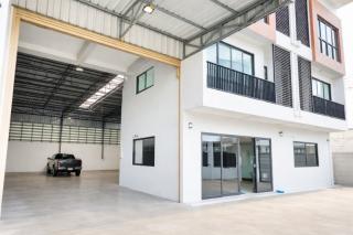ใกล้ตลาดลำลูกกาพลาซ่า 850 ม. โกดังพร้อมออฟฟิศ 3 ชั้น สร้างใหม่ 4นอน 4 น้ำ 470 ตร.ม. ลำลูกกา คลองสาม