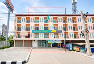 รีโนเวทให้ใหม่ ด้านหน้านิคม ปิ่นทอง2 10ม. ขายขาดทุน 3คูหา 4ชั้น  รพ.สมิติเวช ศรีราชา ใกล้ท่าเรือ แหลมฉบัง  เจ-ปาร์ค ศรีราชา 5.6 กม.