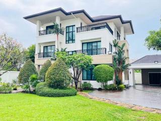 ให้เช่าบ้านเดี่ยว 3 ชั้น 210 ตร.ว. ถนนรัชดาภิเษก ซอย 32 เขตจตุจักร บ้านตกแต่งสวยพร้อมอยู่
