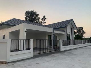 ขายบ้านสร้างใหม่ พร้อมที่ดินแบ่งขาย อำเภอศรีบุญเรือง จังหวัดหนองบัวลำภู
