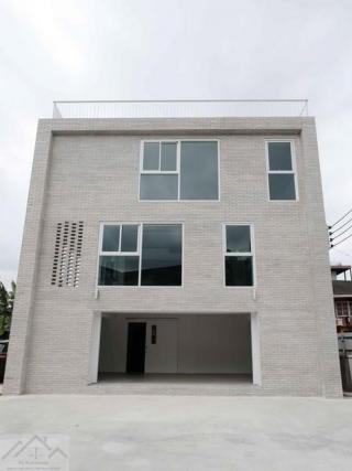 ขายอาคารสำนักงาน 4 ชั้น 600 ตร.ม. ซอยนาคนิวาส 15 ใกล้เลียบด่วนรามอินทรา