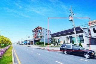 หน้าหมู่บ้านหรูนับ10,000หลัง โฮมออฟฟิศ เมกาโฮม คลีนิคความงาม ร้านนวด 4ห้อง 250ตรม. มีนบุรี 1 กม. หทัยราษฎร์ ติดถนนสามวา  80ตร.ว.