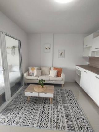 ให้เช่าคอนโด ตึก E2 ชั้น 8 โครงการซิตี้ วิลล่า วิวสระว่ายน้ำ fully furnished ย่านลาดพร้าว ใกล้ BTS ลาดพร้าว 101