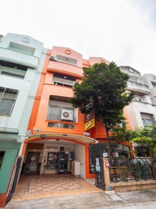 ให้เช่าอาคารพาณิชย์ 4 ชั้น 2 คูหาติดกันตีทะลุกันได้ 680 ตร.ม. ลาดพร้าว 15 (ซอย RS) ใกล้ Union Mall