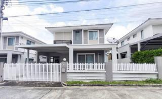 ให้เช่าบ้านเดี่ยว 45ตรว มบ.ไลฟอินเดอะกาเด้นสวนเสือ 3นอน 3น้ำ เนื้อที่เยอะ มีเฟอร์ พร้อมอยู่ ใกล้นิคมปิ่นทอง แหลมฉบัง ศรีราชา ชลบุรี