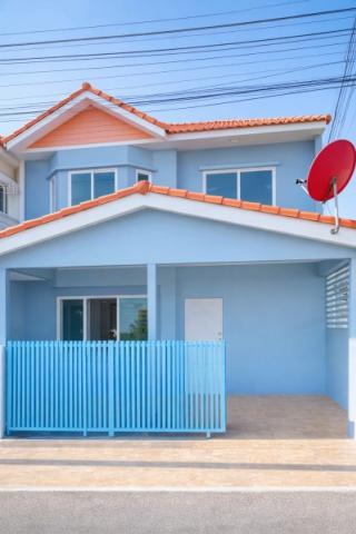 ทาวน์เฮ้าส์ 2 ชั้น 3 นอน 2 น้ำ  18 ตร.ว.145 ตร.ม.ในคลองบางปลากด วัดใหญ่ 900 ม.ใกล้ตลาดพระสมุทรเจดีย์ 800 ม.