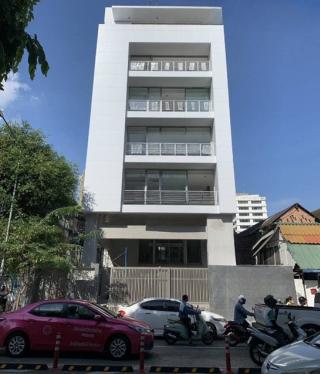 สีลม สุรวงศ์  เจริญกรุง ขาย-ให้เช่า อาคารสร้างใหม่ เหมาะทำเป็น อาคารสำนักงาน 7 ชั้น MRTหัวลำโพง 700ม.   มีดาดฟ้า 1202 ตรม. 102ตรว.