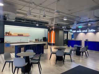 OFfice อาคารสีลมเอจ 0BR 10000 บาท. ใกล้ - BIG SALE!! -