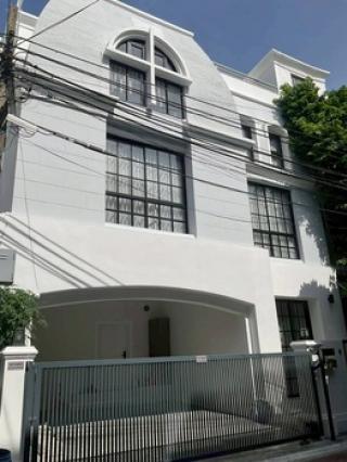 ให้เช่าด่วน ทาวน์โฮม 4 ชั้น (Renovateใหม่) ซอยเอกมัย 12 (ซอยเจริญใจ) ใกล้โรงเรียนเอกมัยอินเตอร์