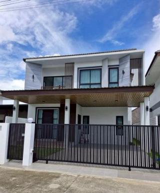 โซนสันทราย ขาย 5.5 ล้าน บ้านเดี่ยว 2 ชั้น #บ้านสร้างใหม่ #สไตล์โมเดิร์น สุดหรู โปร่ง โล่ง อยู่สบาย ใกล้เมือง ได้ความเป็นส่วนตัว